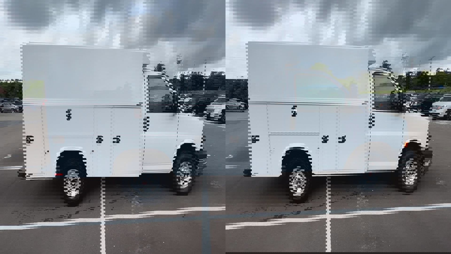 New 2025 GMC Savana 3500 w/ Power Convenience Package image 41