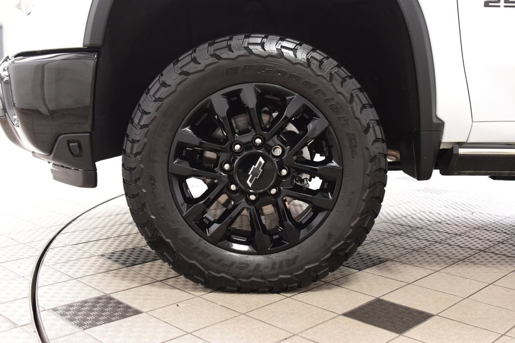 Used 2025 Chevrolet Silverado 2500 LTZ w/ LTZ Plus Package AWD/4WD image 29