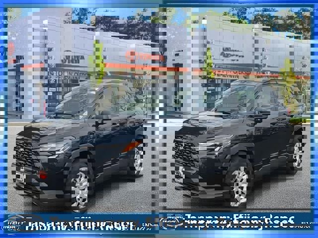 Used 2024 Toyota Corolla Cross L AWD/4WD image 5