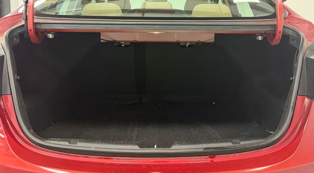 Used 2013 Hyundai Elantra GLS w/ Preferred Pkg image 23