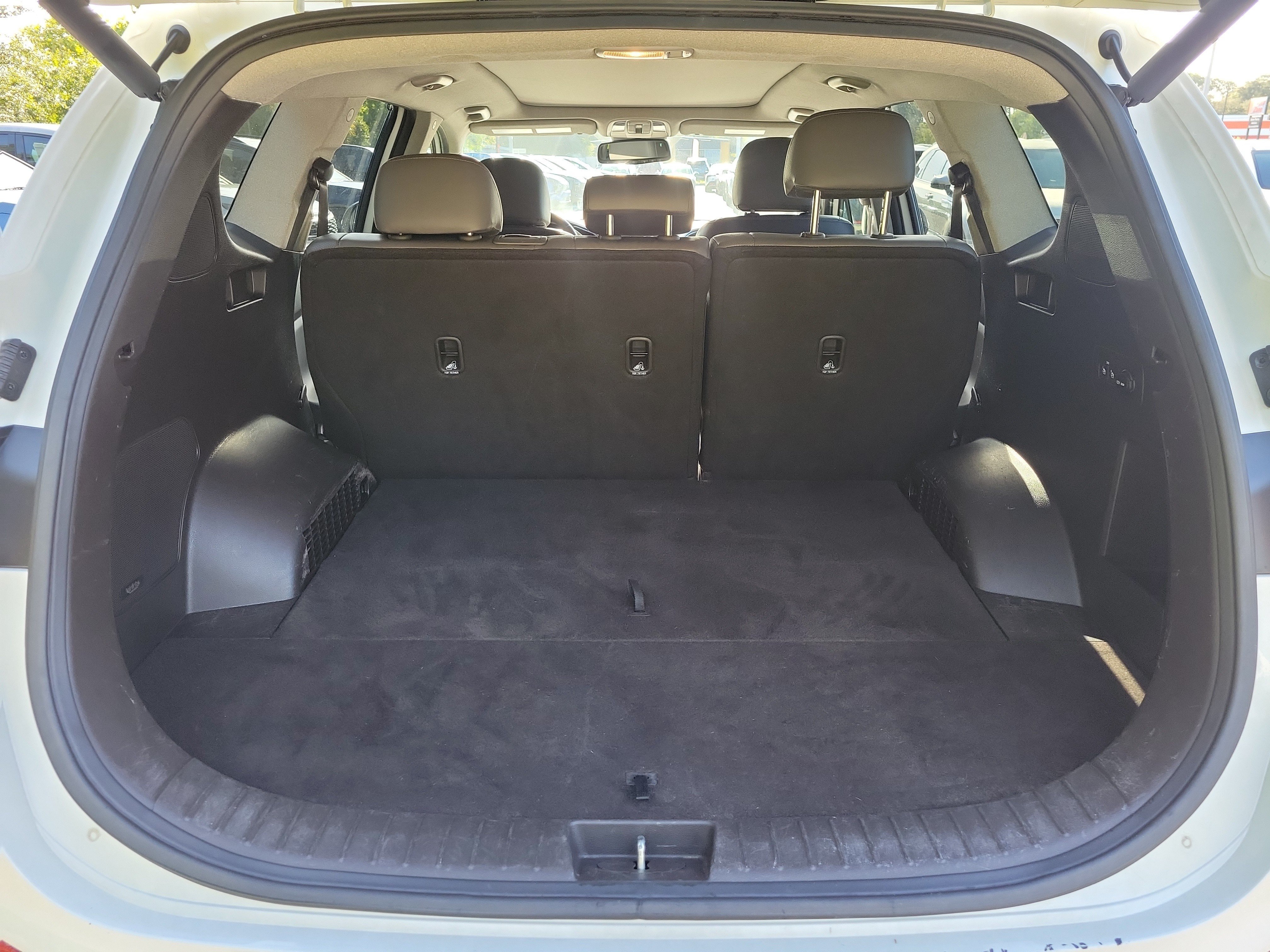 Used 2020 Hyundai Santa Fe SEL w/ Convenience + Premium Package FWD image 14