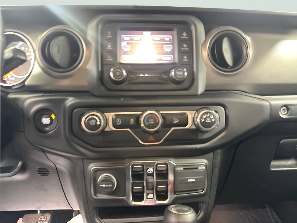 Used 2021 Jeep Wrangler Unlimited Sport AWD/4WD image 26