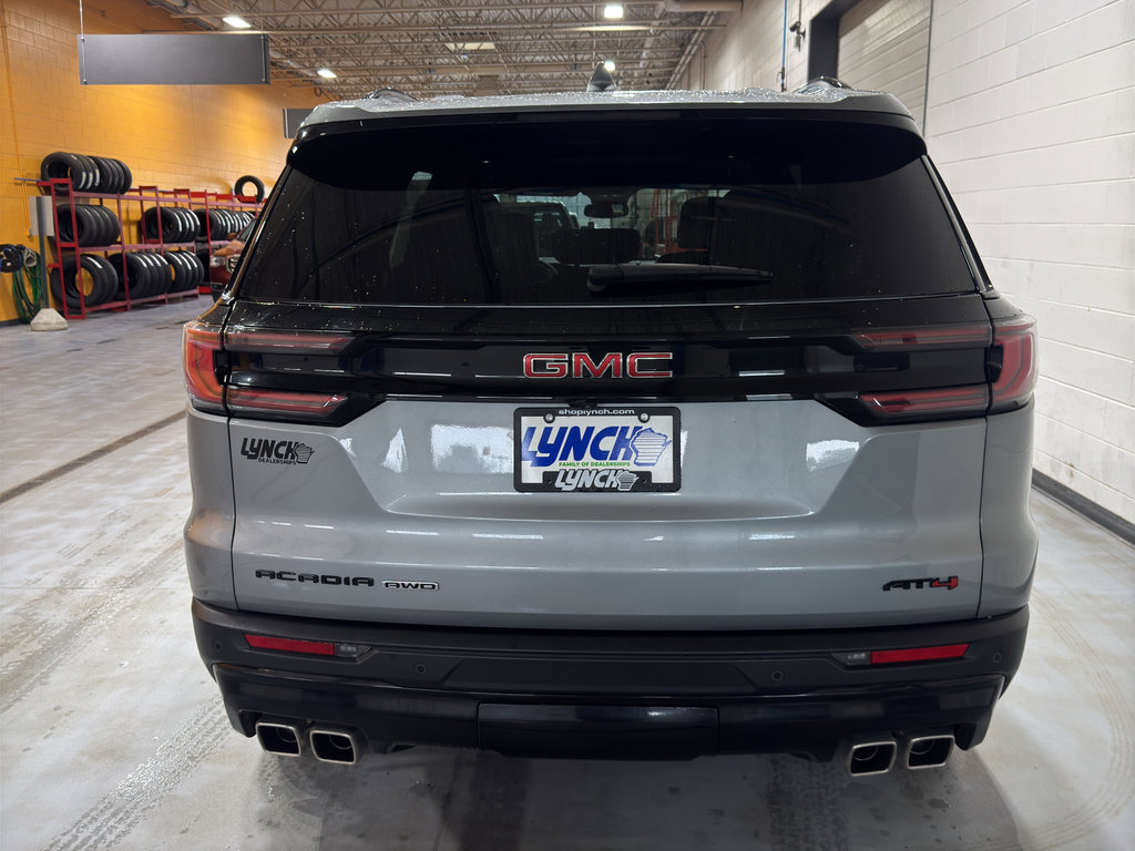 Used 2025 GMC Acadia AT4 w/ Luxury Package image 4