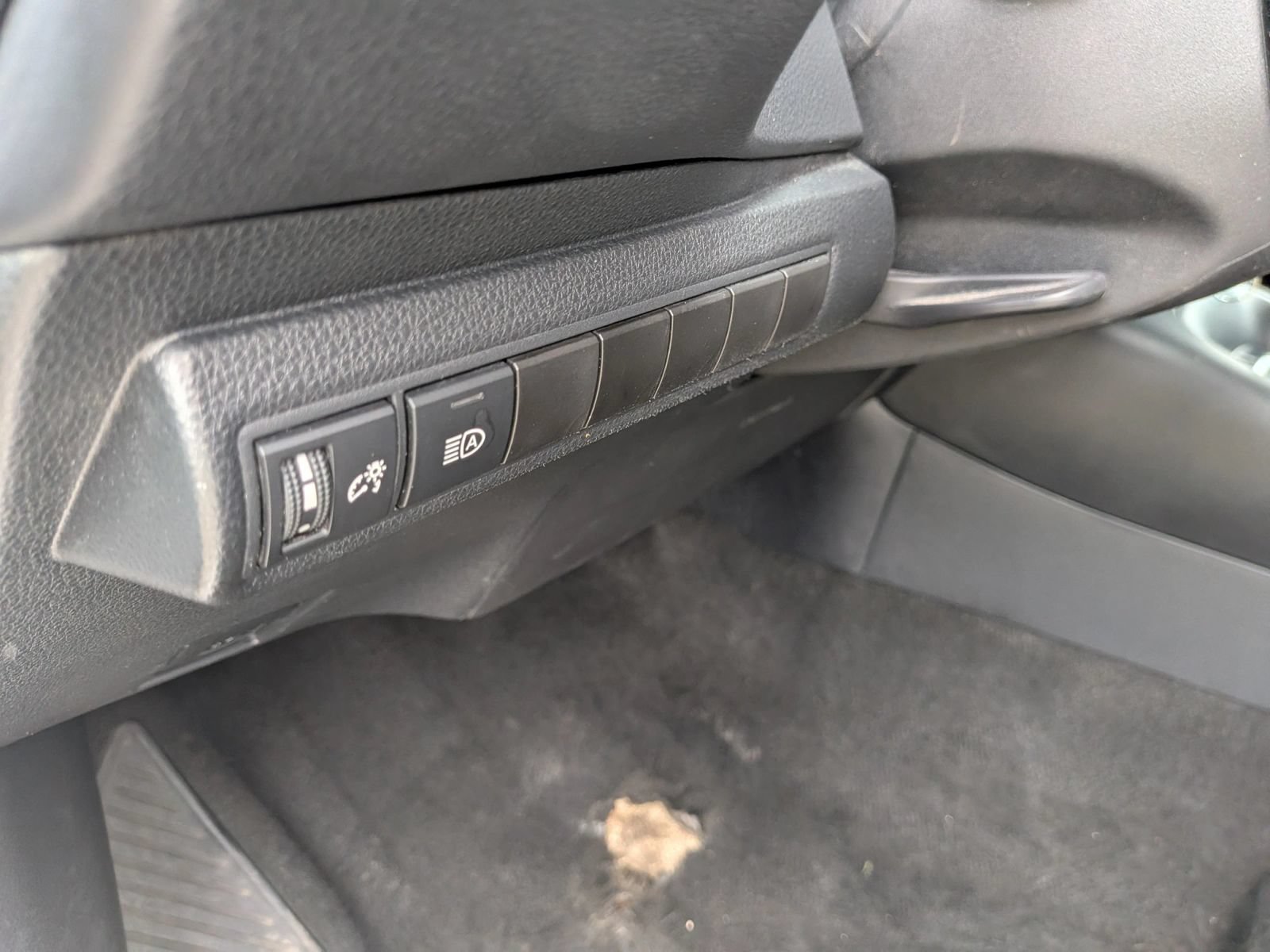 Used 2023 Toyota Corolla LE FWD image 30