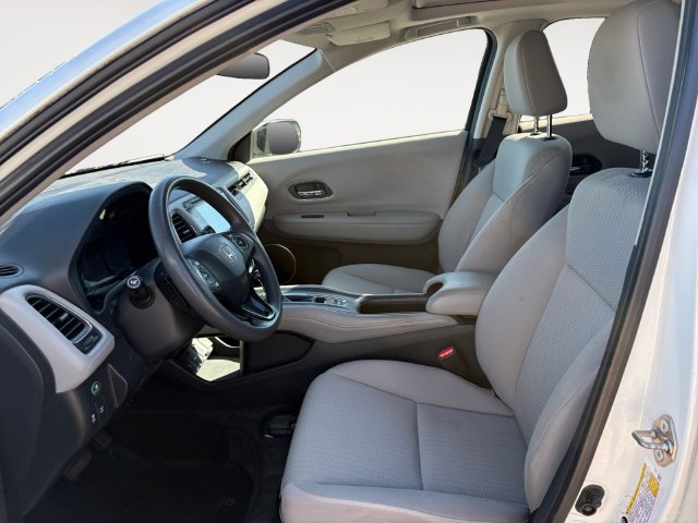 Used 2017 Honda HR-V EX image 9
