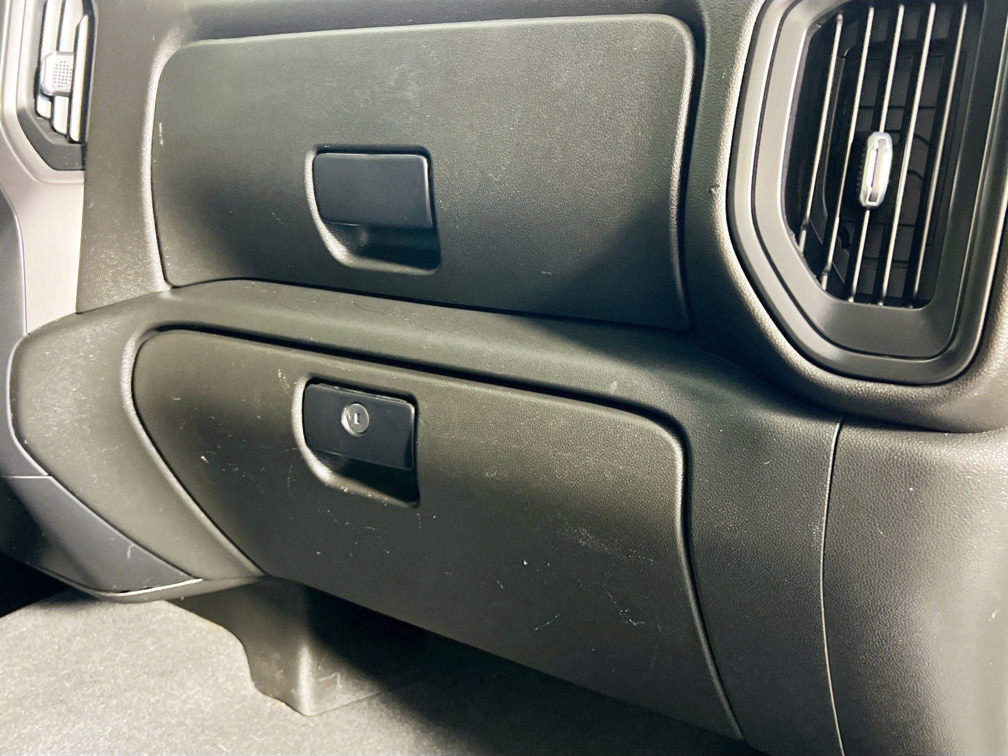 Used 2021 Chevrolet Silverado 2500 Custom w/ Custom Value Package image 33