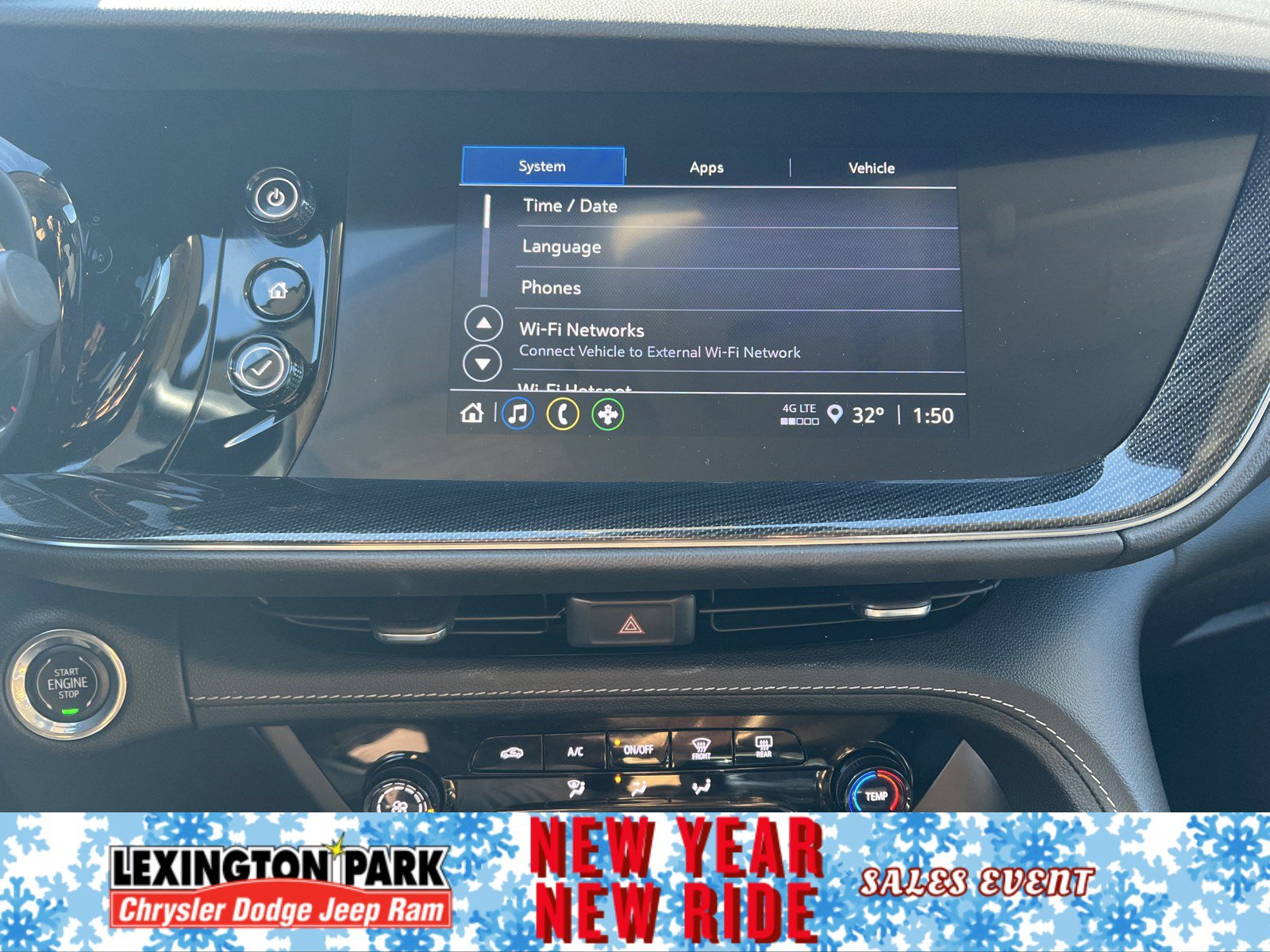 Used 2023 Buick Envision Preferred image 19