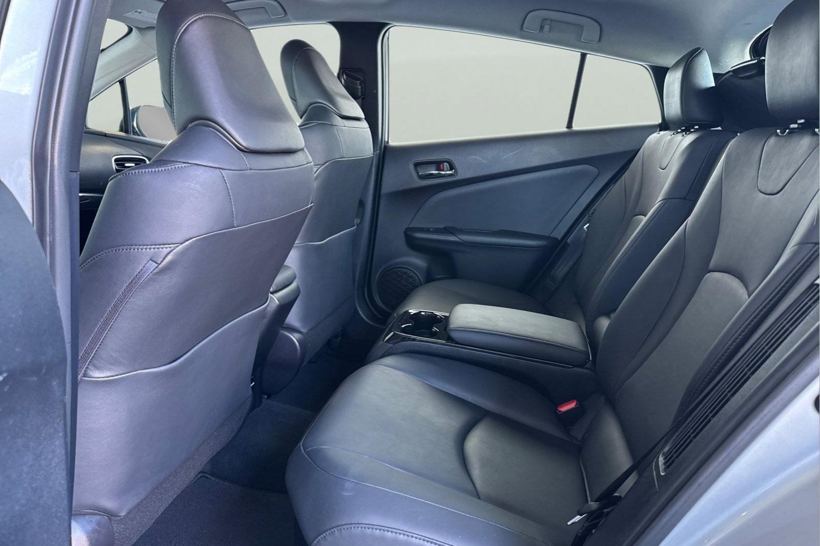 Used 2017 Toyota Prius Prime Advanced image 6