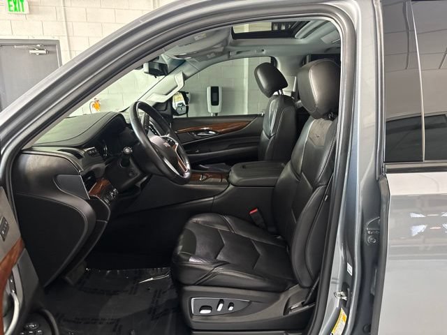 Used 2018 Cadillac Escalade Premium Luxury AWD/4WD image 13
