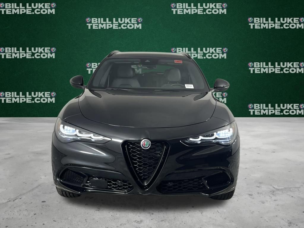 Used 2024 Alfa Romeo Stelvio Veloce image 5