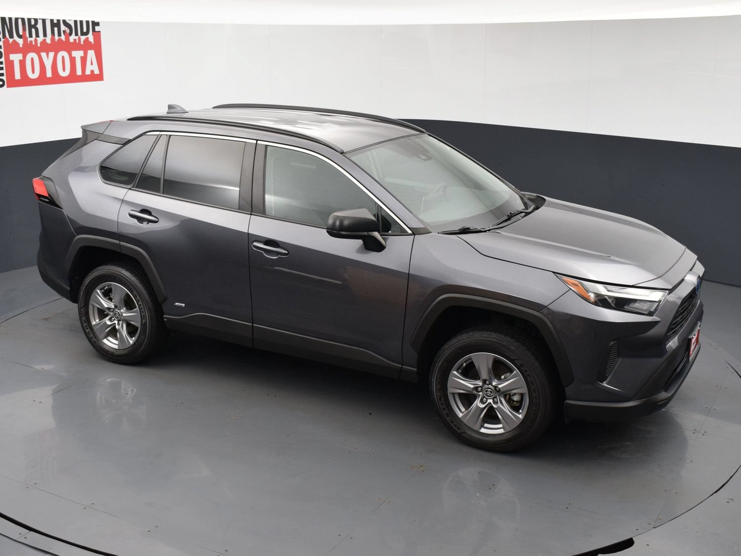 Used 2024 Toyota RAV4 LE AWD/4WD image 20