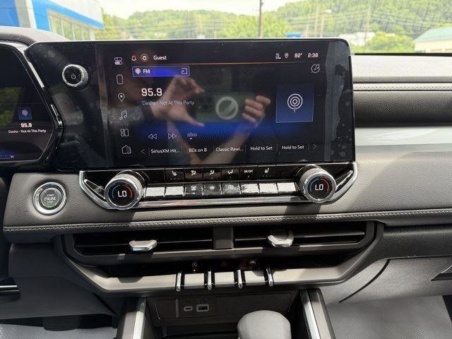 New 2025 Chevrolet Colorado LT w/ LT Convenience Package image 11