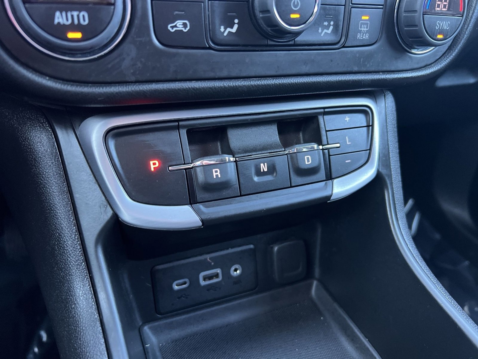 Used 2022 GMC Terrain SLE w/ Driver Convenience Package image 21