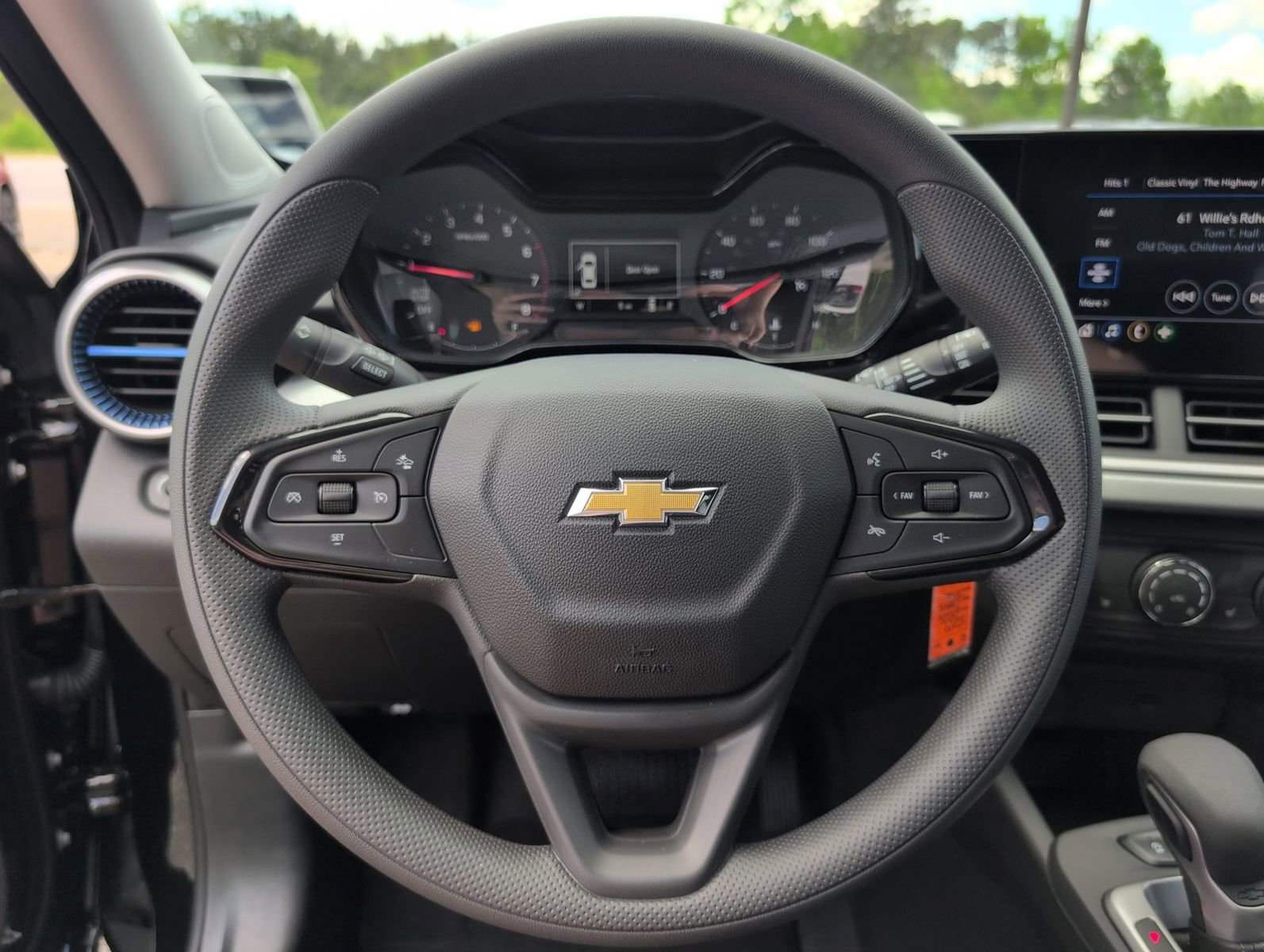 New 2026 Chevrolet Trax LS w/ LS Convenience Package FWD image 23