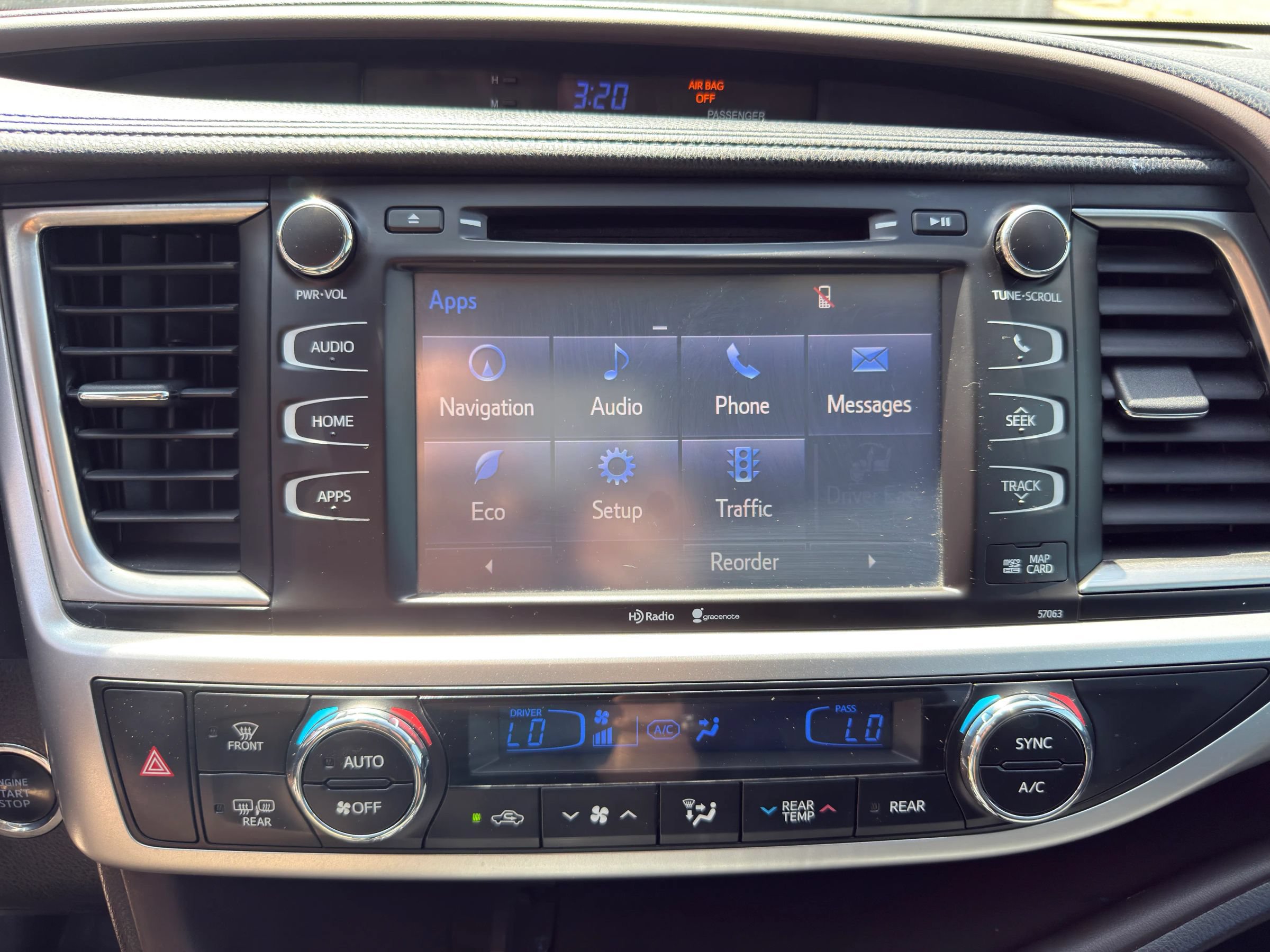 Used 2015 Toyota Highlander XLE FWD image 13