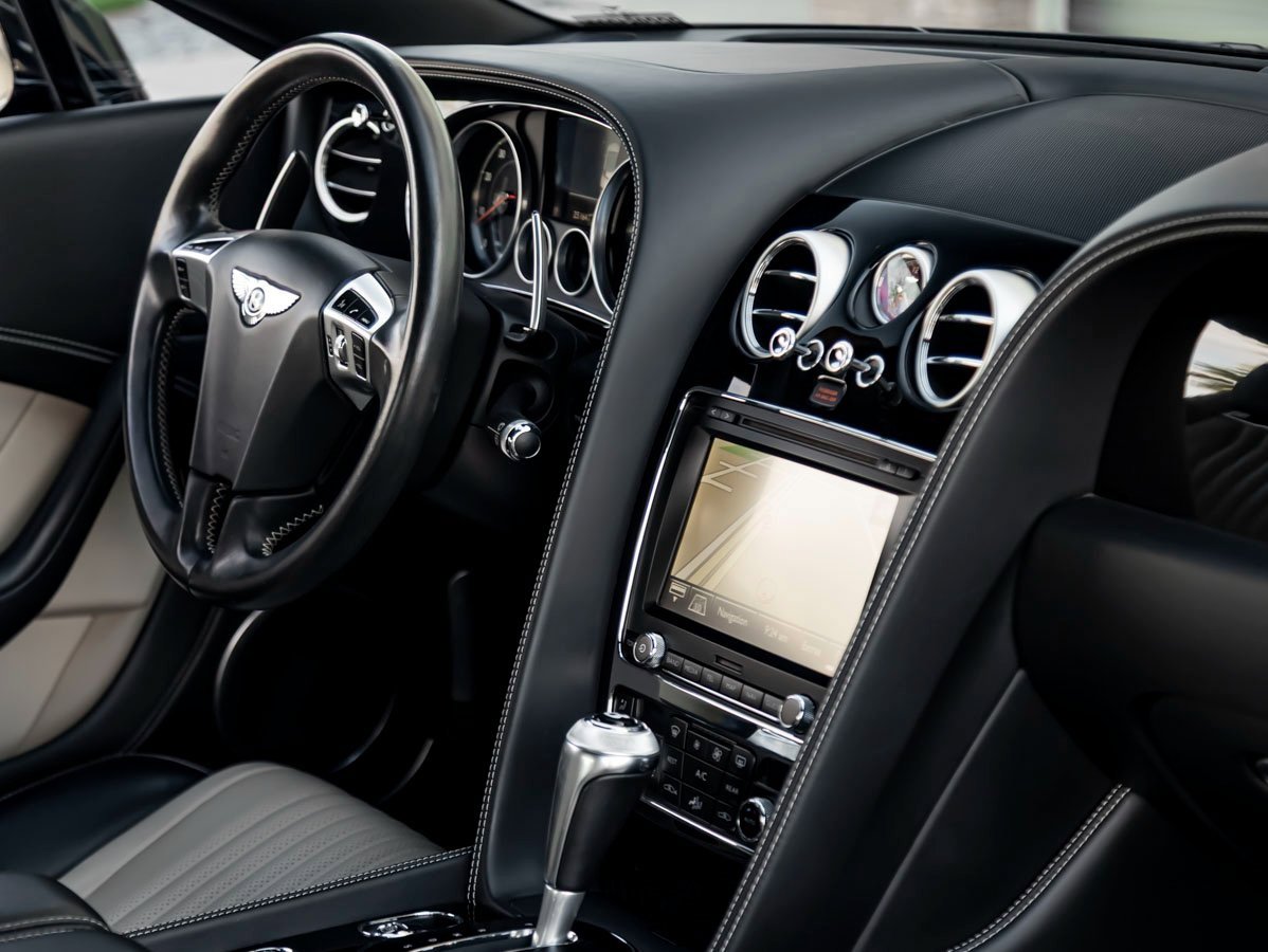 Used 2016 Bentley Continental GT image 32