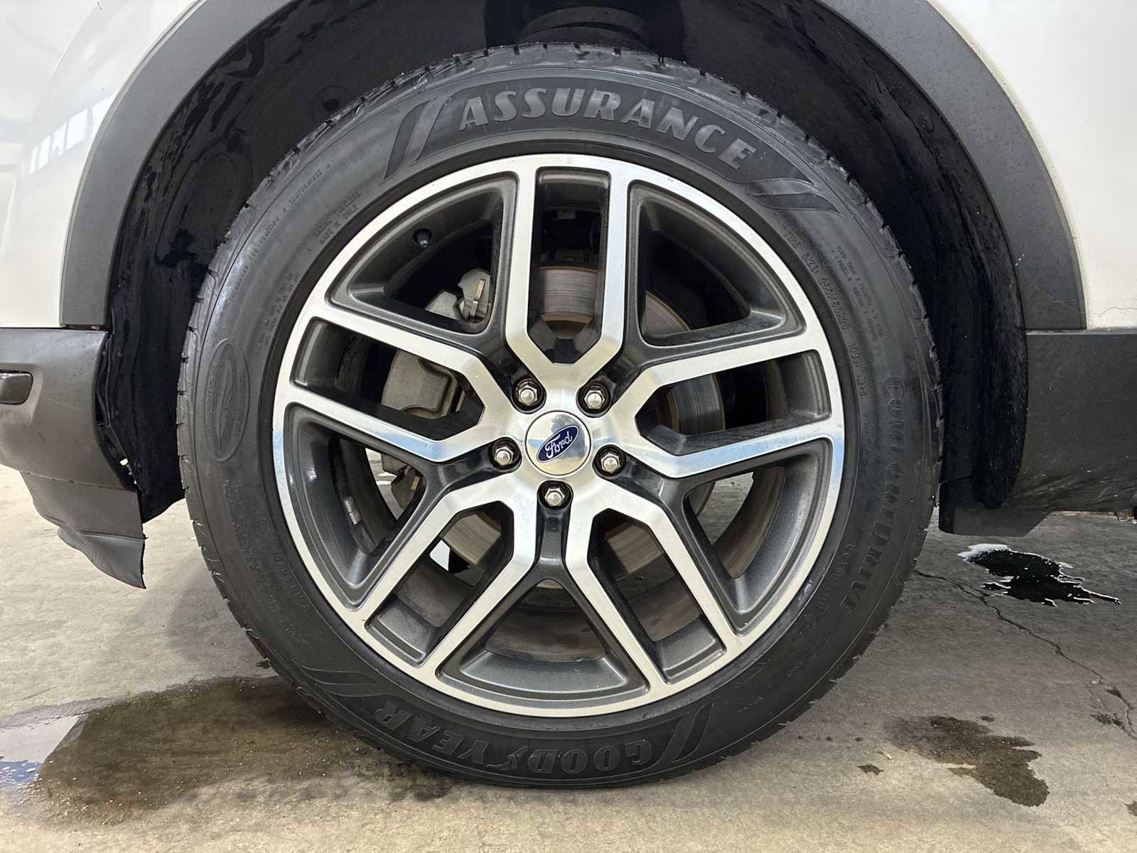 Used 2018 Ford Explorer Sport image 18