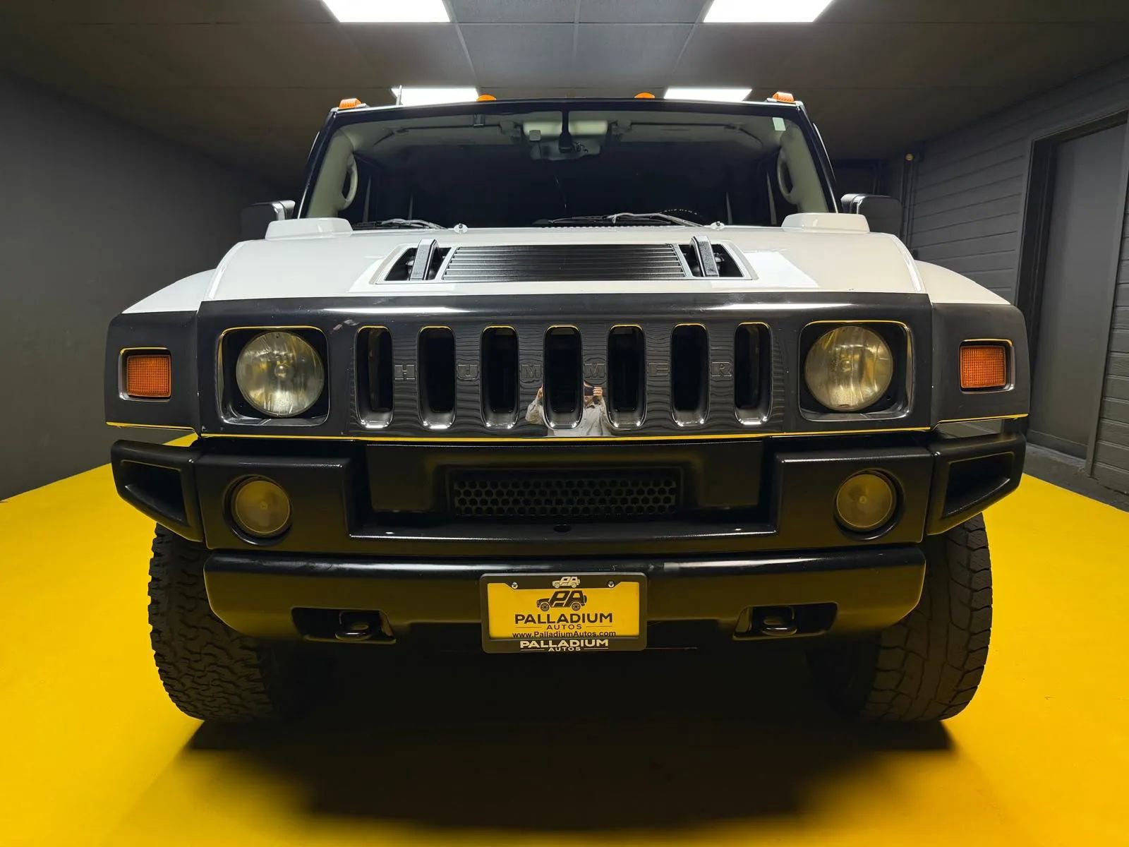 Used 2003 HUMMER H2 w/ Preferred Equipment Group AWD/4WD image 2