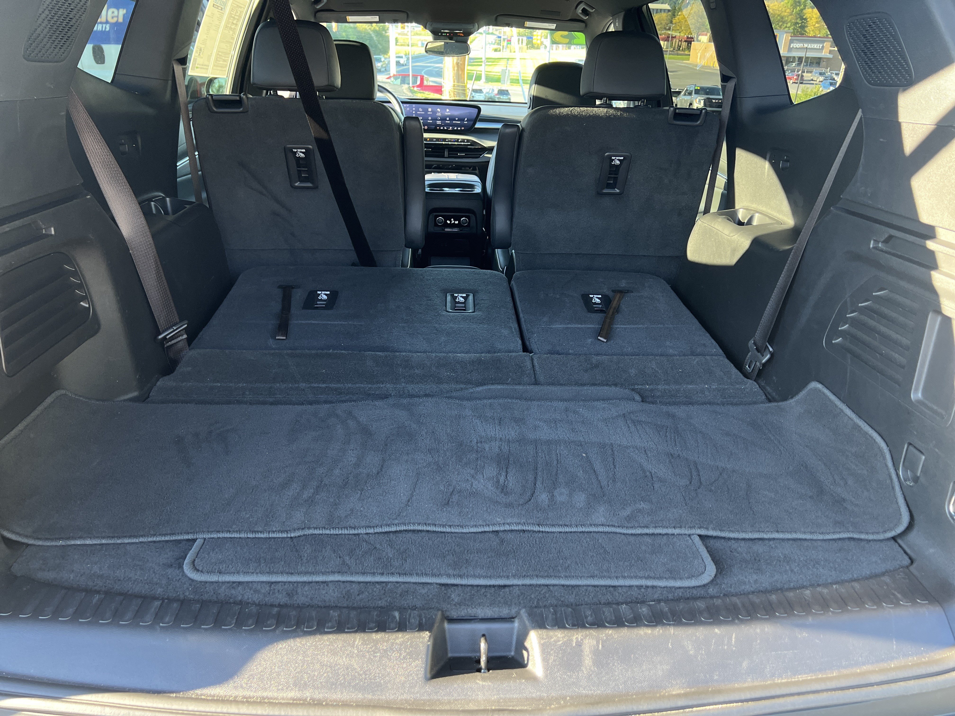 Used 2025 Buick Enclave Preferred AWD/4WD image 48