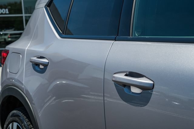 New 2026 Volvo XC40 B5 Plus w/ Climate Package AWD/4WD image 17