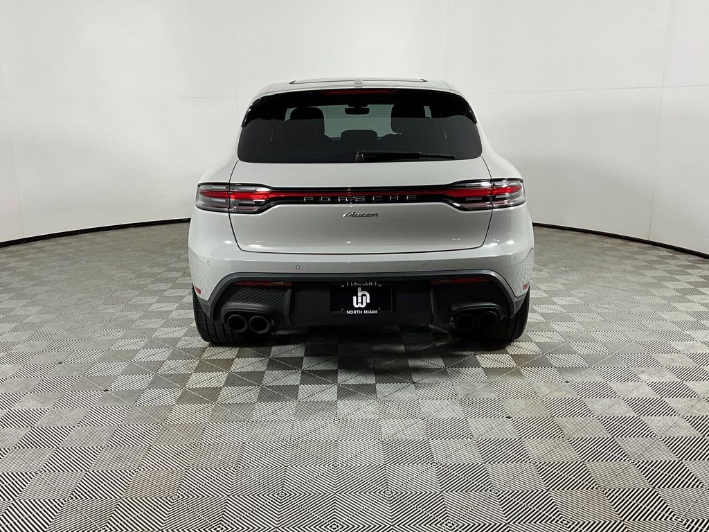 Used 2023 Porsche Macan Turbo image 8