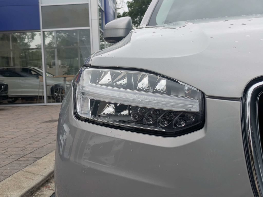 Certified 2025 Volvo XC90 B5 Core AWD/4WD image 10