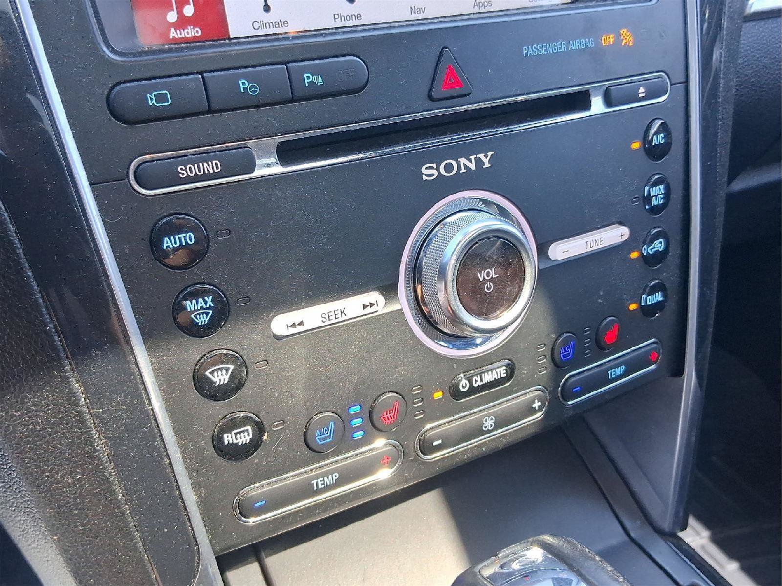 Used 2017 Ford Explorer Limited w/ Equipment Group 301A FWD image 13