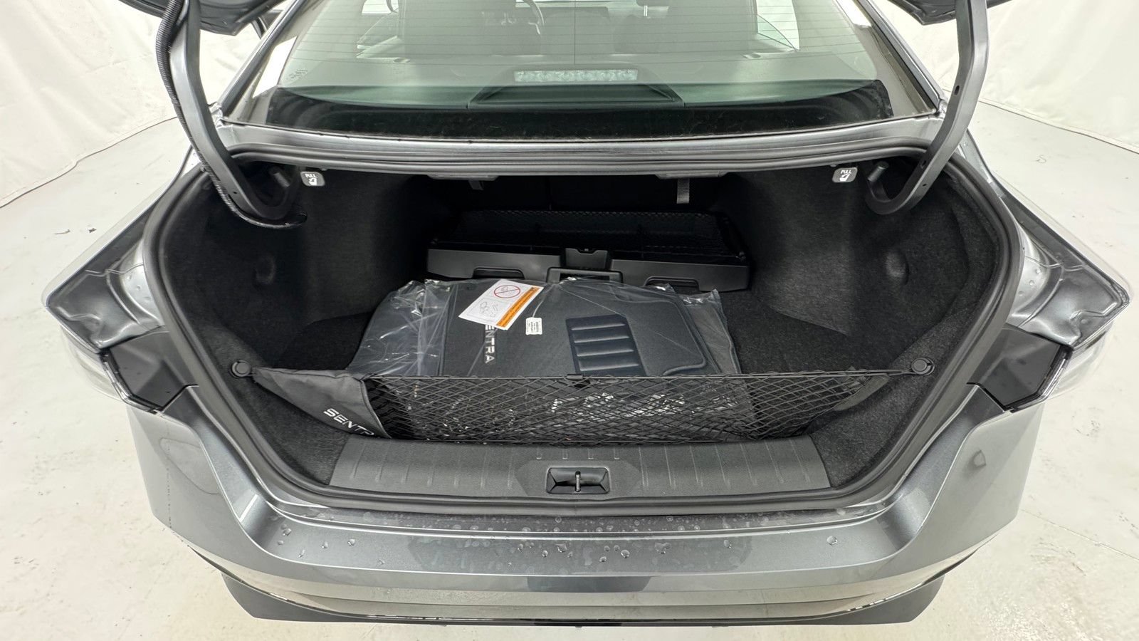 New 2026 Nissan Sentra SR w/ Floor Mat Package FWD image 15