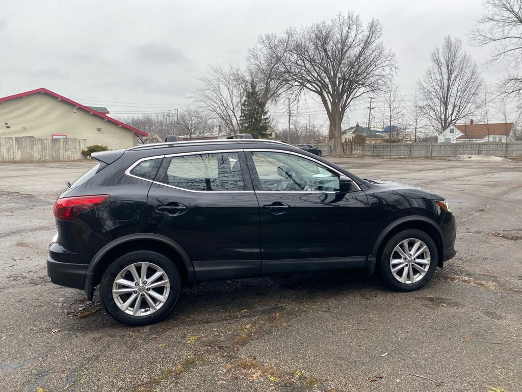 Used 2018 Nissan Rogue Sport SV w/ SV All-Weather Package AWD/4WD image 6