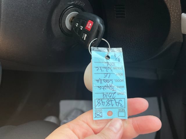Used 2014 Toyota Corolla LE FWD image 18