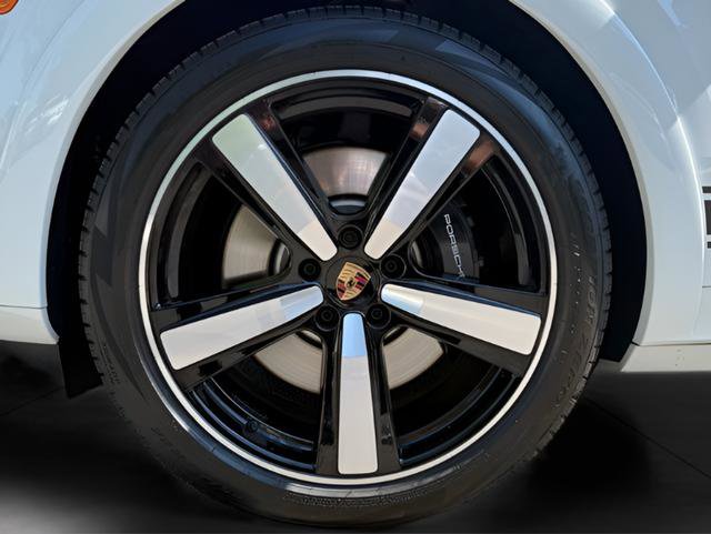 Used 2025 Porsche Cayenne GTS image 30
