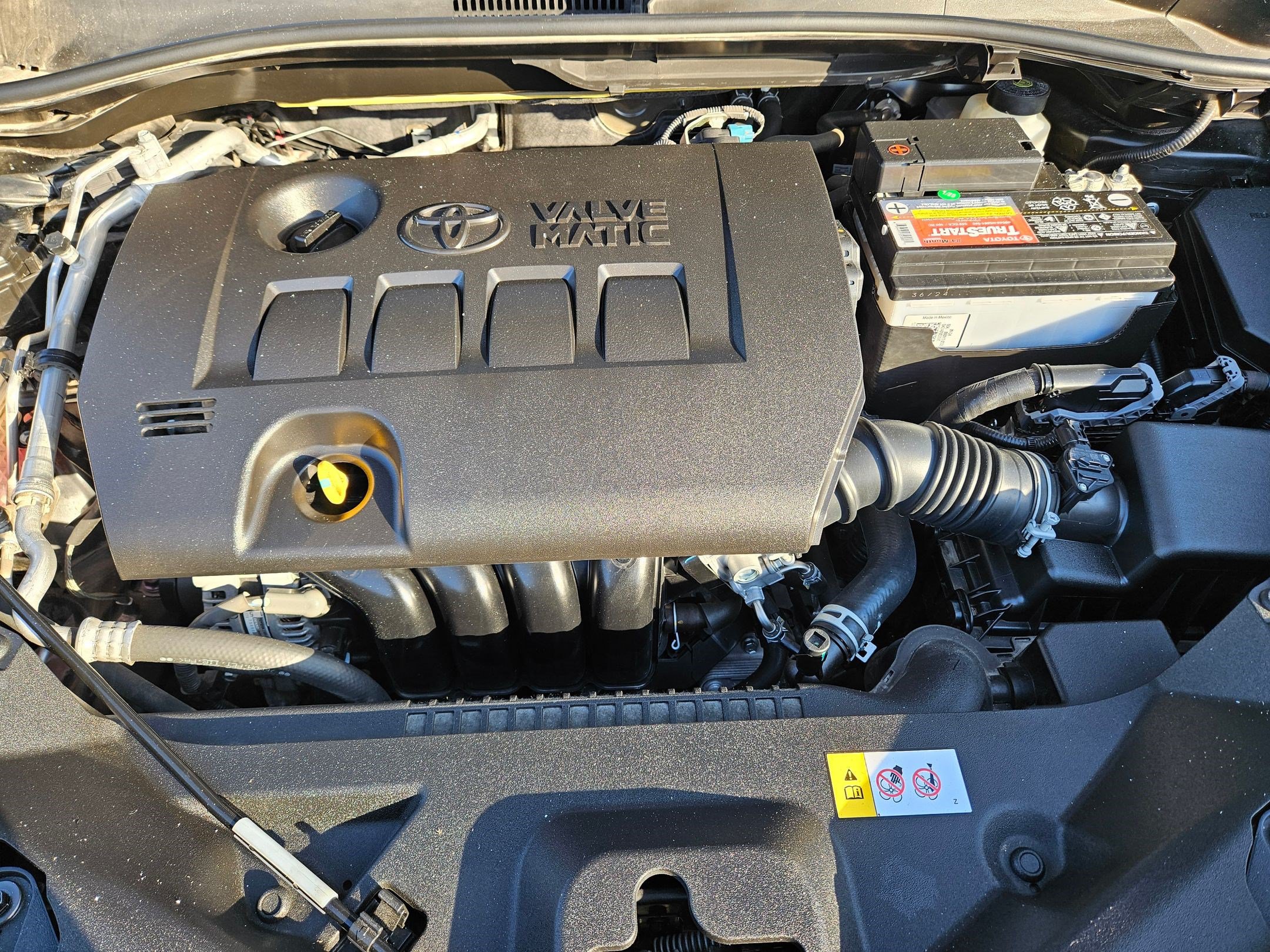 Used 2020 Toyota C-HR XLE FWD image 35