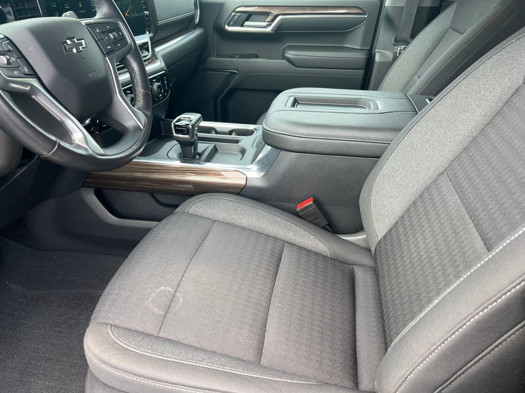 Used 2022 Chevrolet Silverado 1500 LT Trail Boss AWD/4WD image 11