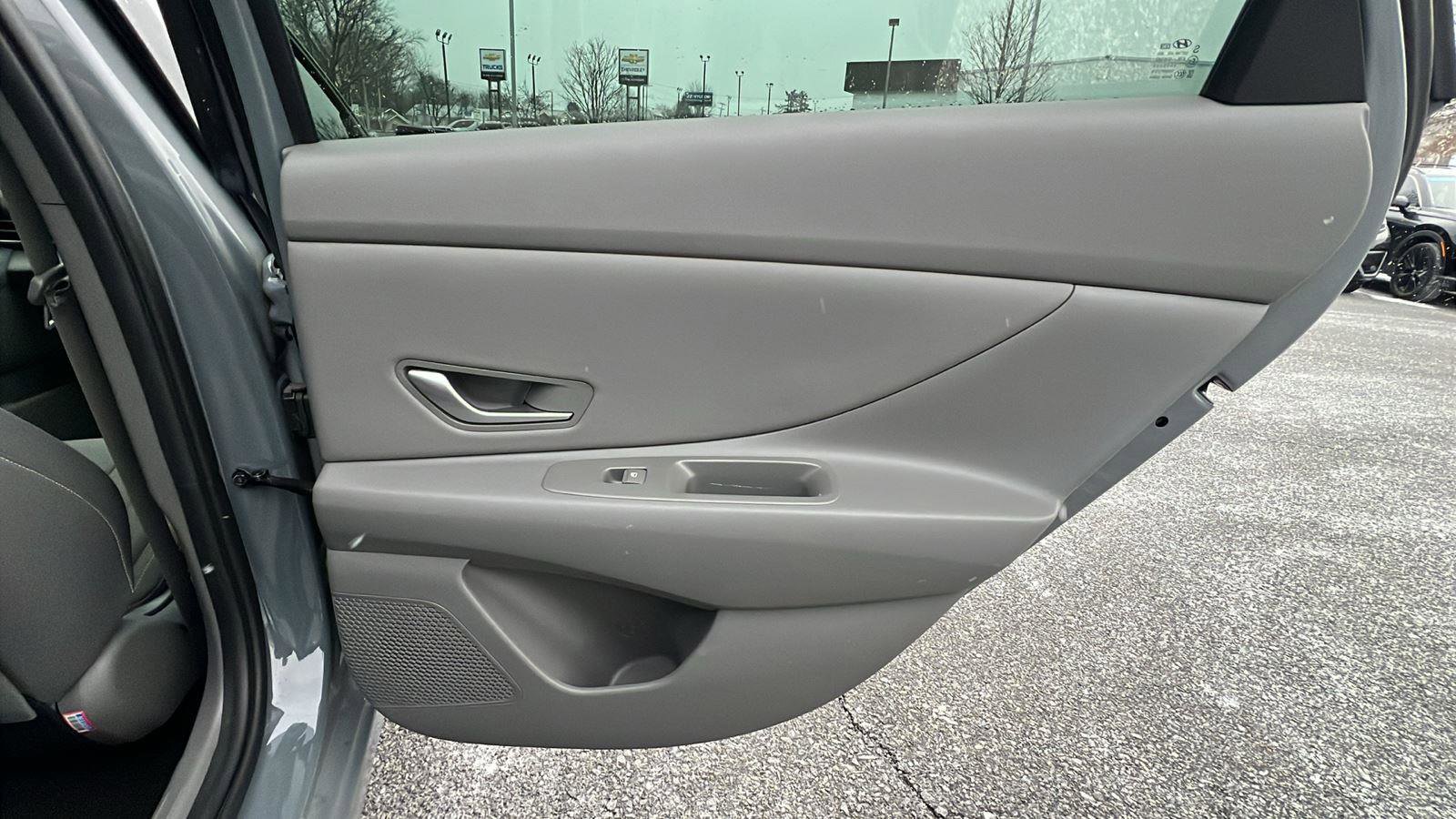 Used 2021 Hyundai Elantra SEL w/ Convenience Package image 14