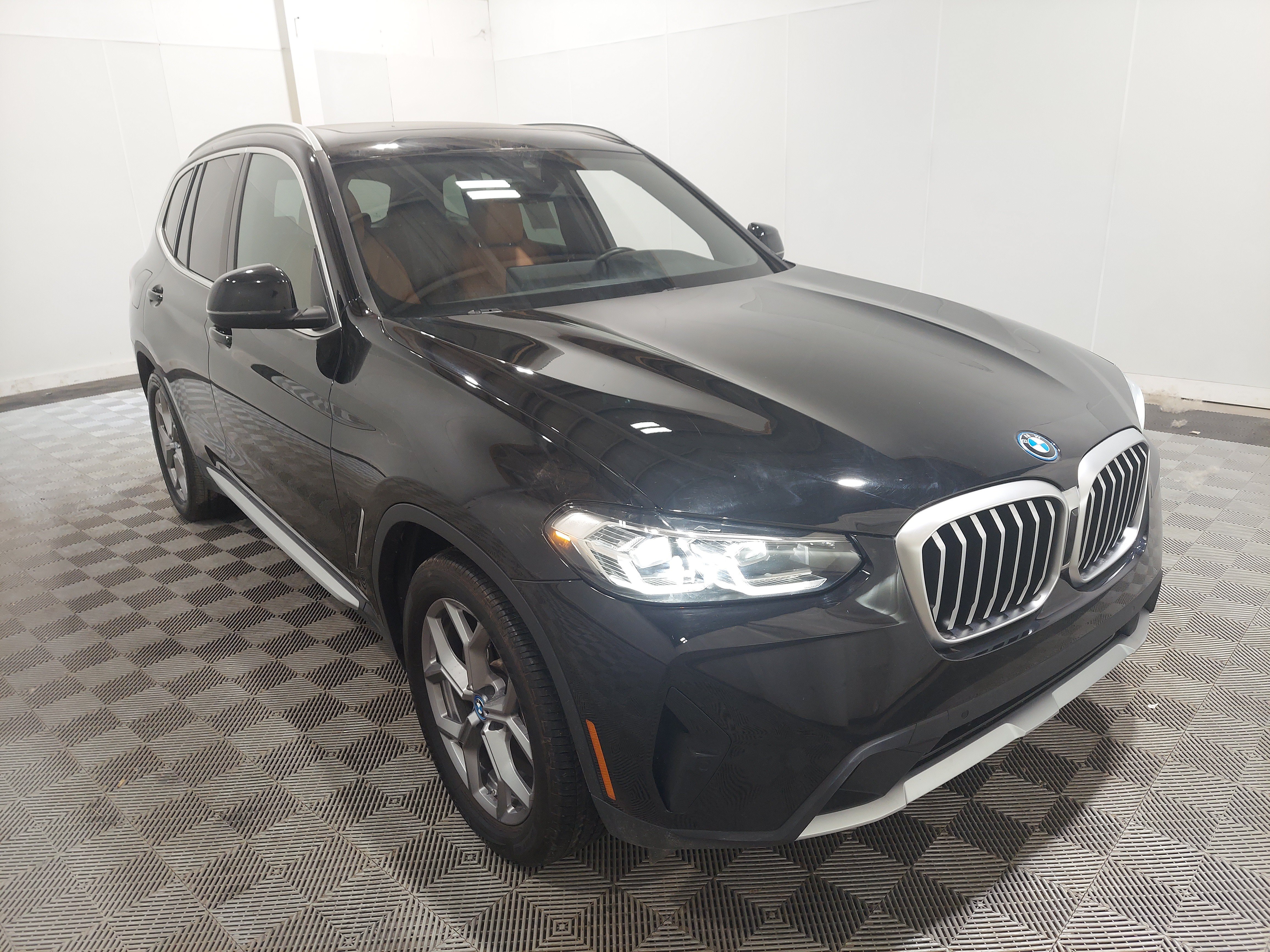 Used 2023 BMW X3 xDrive30e AWD/4WD image 4