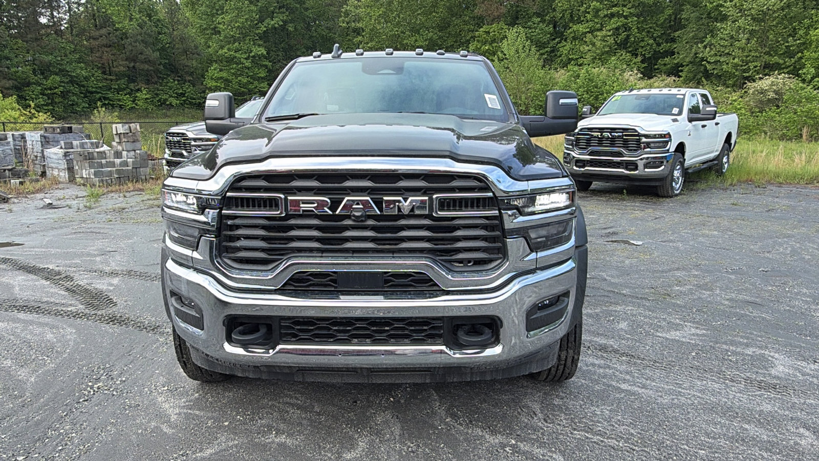 New 2025 RAM 5500 2WD Regular Cab image 3
