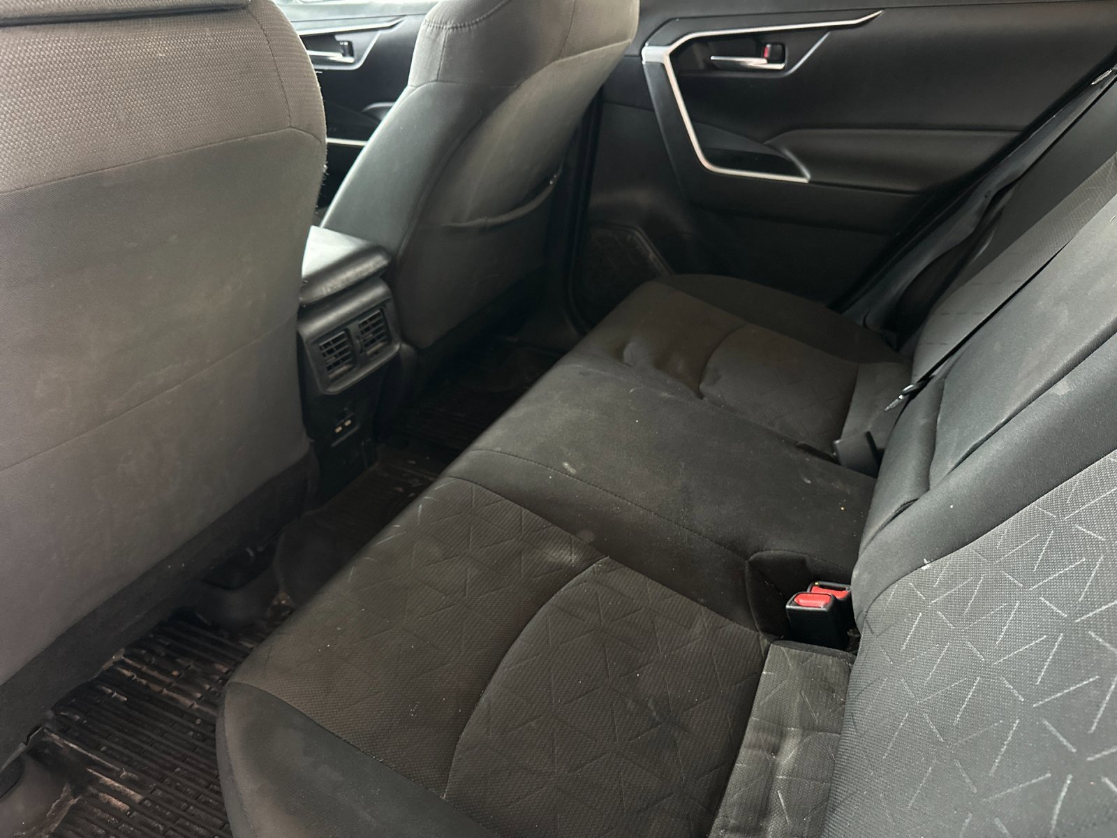 Used 2021 Toyota RAV4 XLE image 11