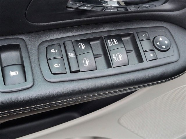 Used 2018 Dodge Grand Caravan SXT image 15