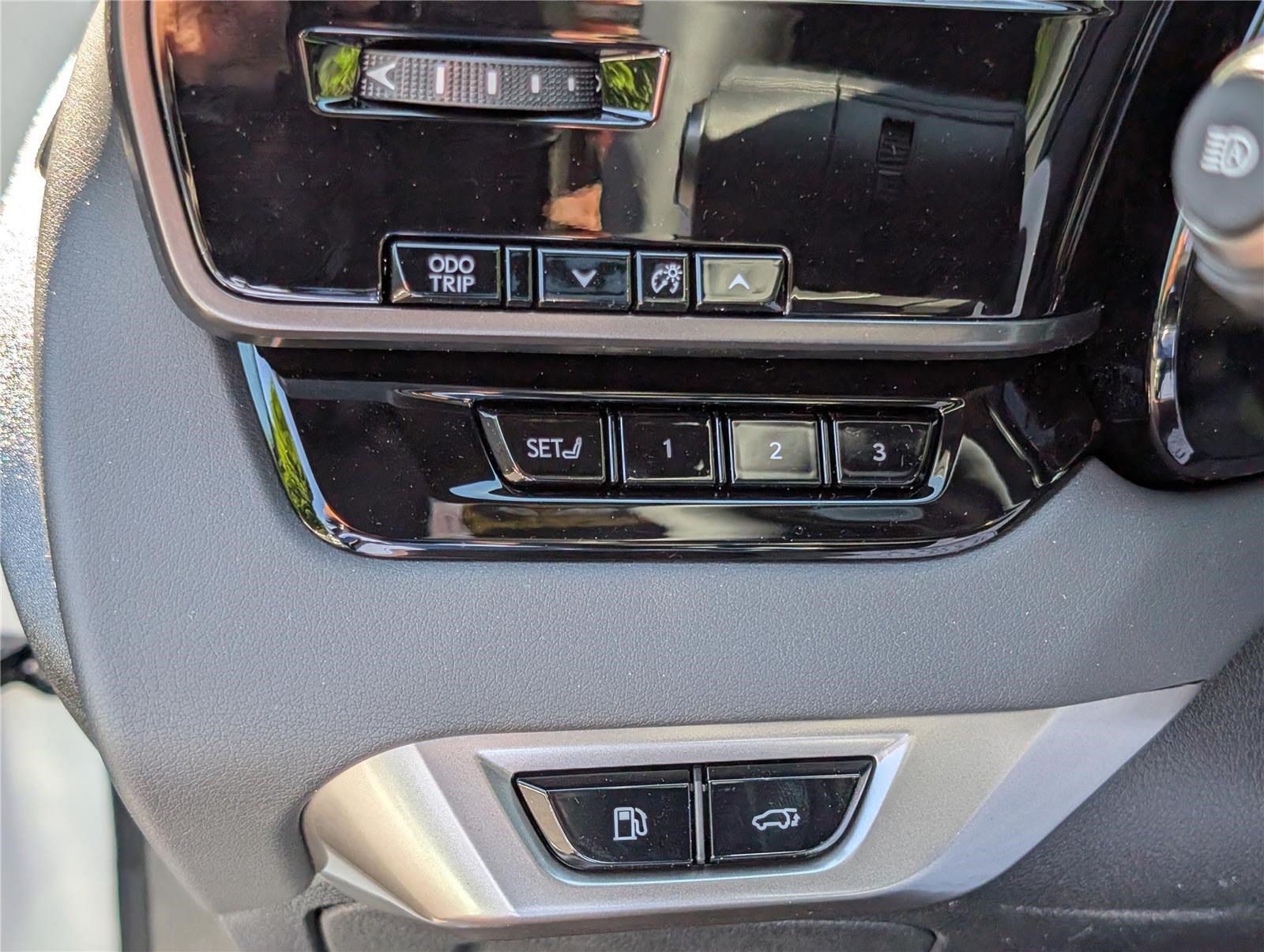 New 2026 Lexus RX 350h AWD/4WD image 17