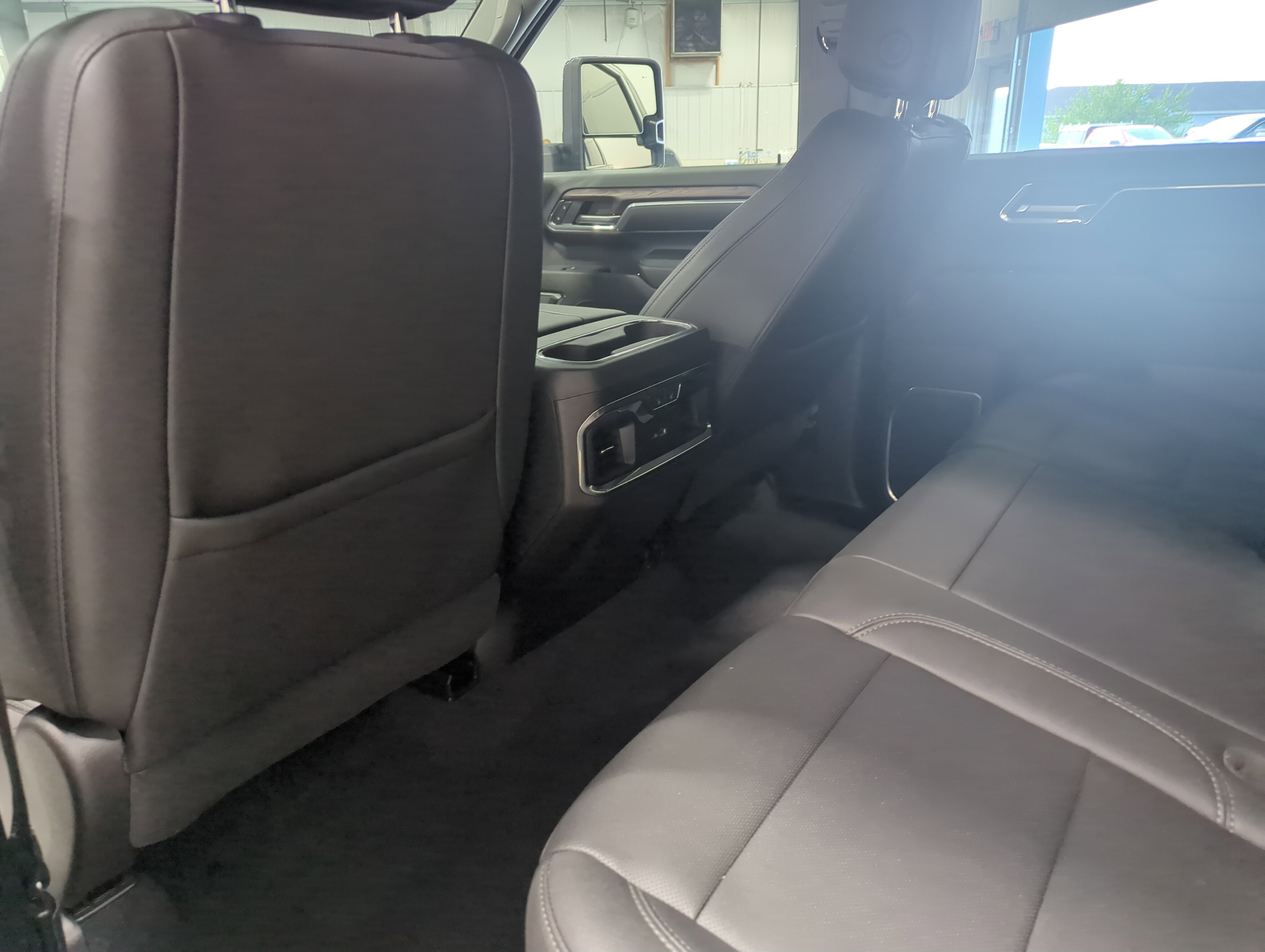 Used 2024 GMC Sierra 2500 SLT w/ SLT Premium Package image 15