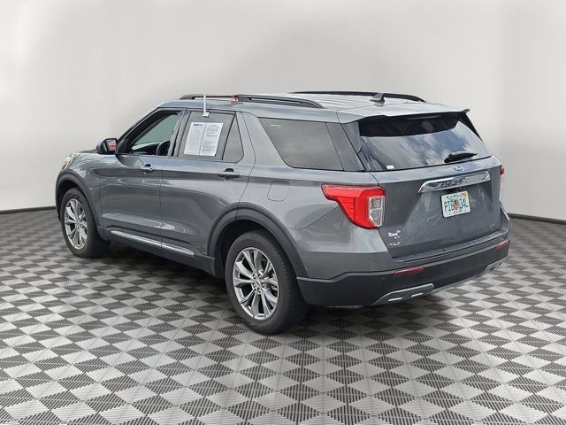Certified 2022 Ford Explorer XLT w/ Equipment Group 202A image 4