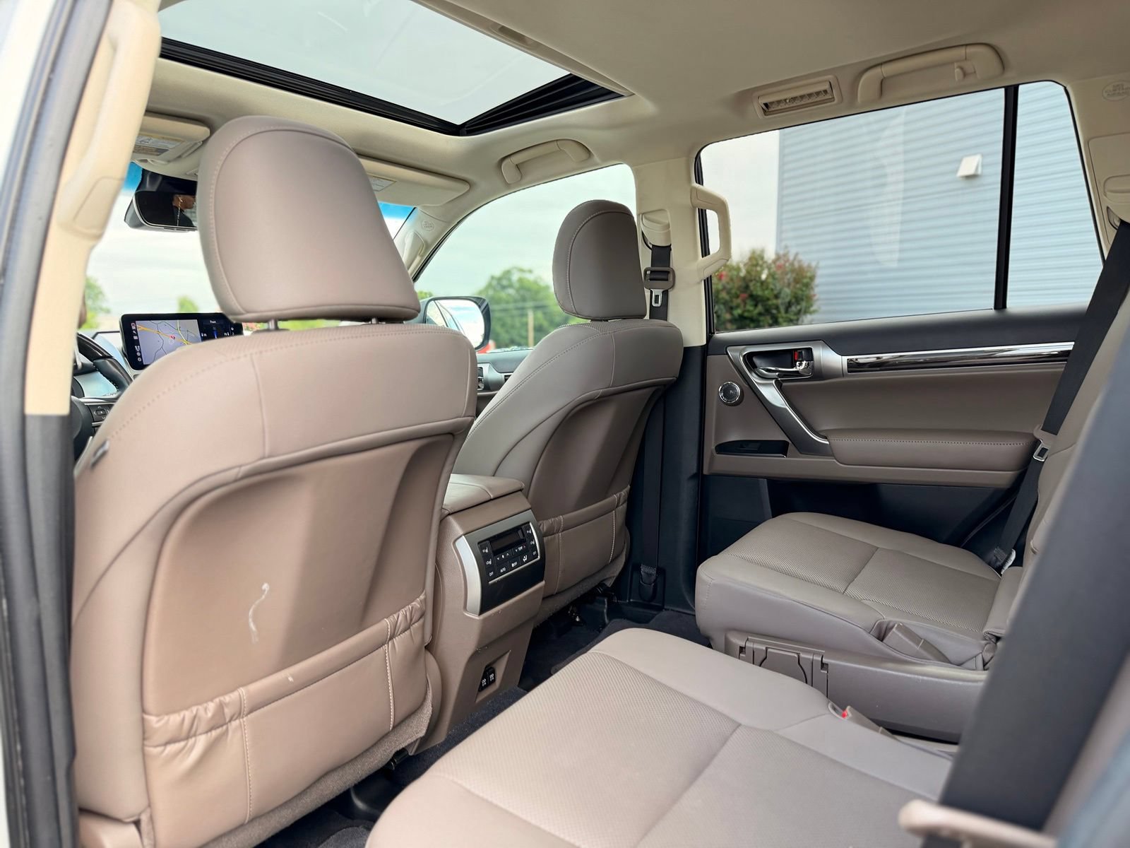 Used 2022 Lexus GX 460 Premium AWD/4WD image 25