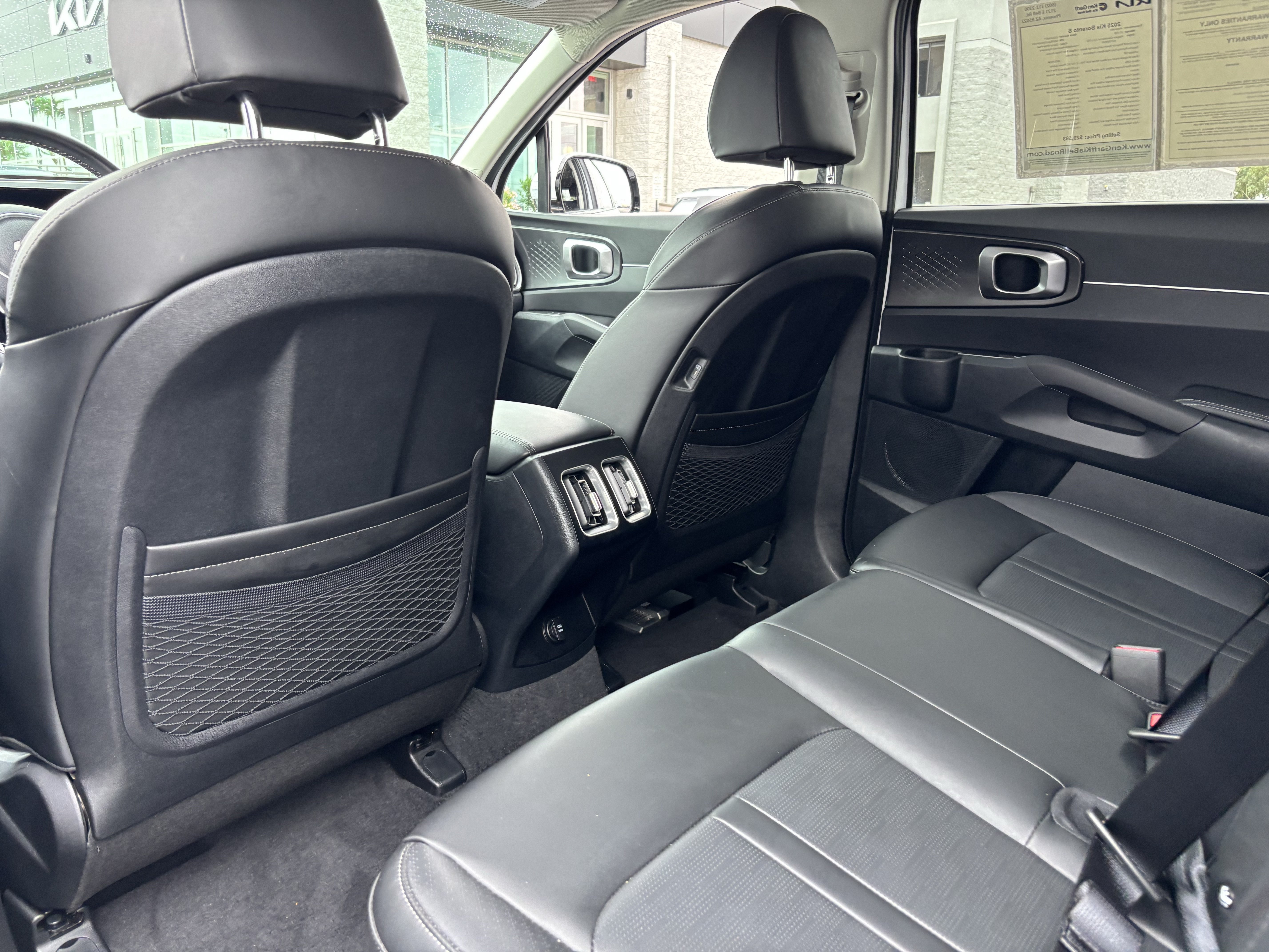 Certified 2025 Kia Sorento S w/ Panoramic Sunroof Package AWD/4WD image 15