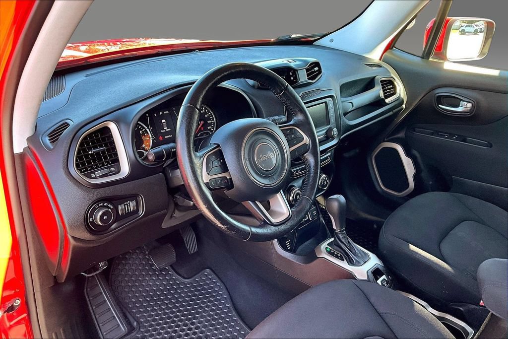 Used 2017 Jeep Renegade Latitude w/ Cold Weather Group AWD/4WD image 7