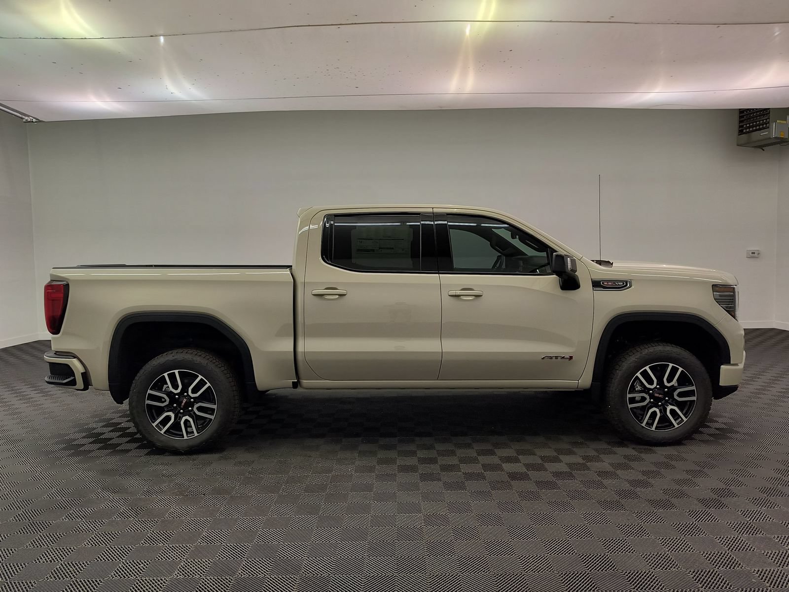 New 2026 GMC Sierra 1500 AT4 w/ Technology Package AWD/4WD image 8