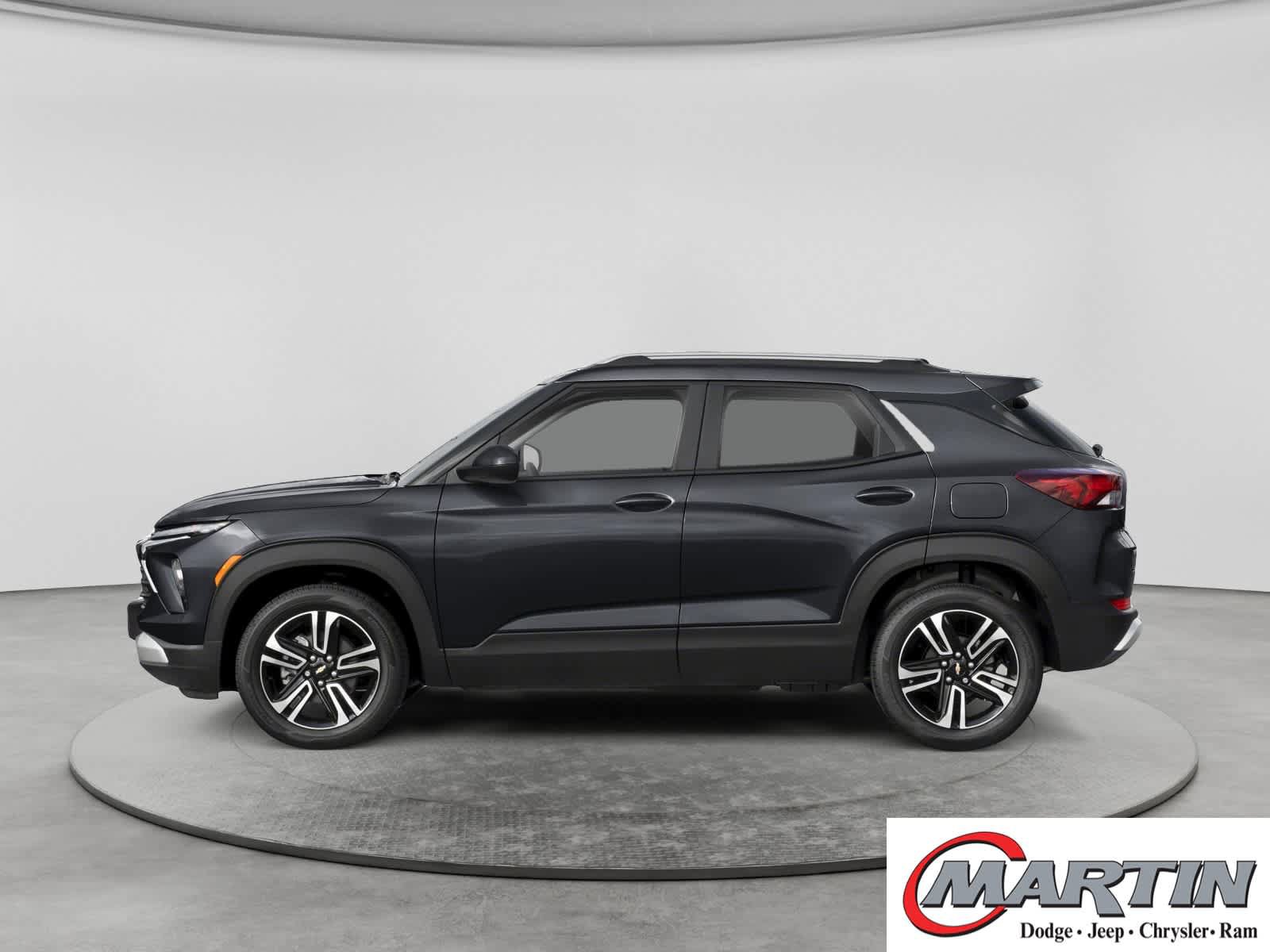 Used 2025 Chevrolet TrailBlazer LT AWD/4WD image 3