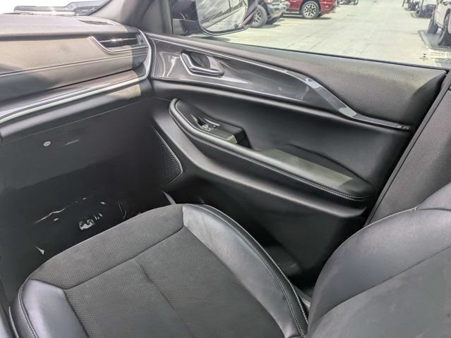 Certified 2022 Jeep Grand Cherokee Altitude RWD image 18