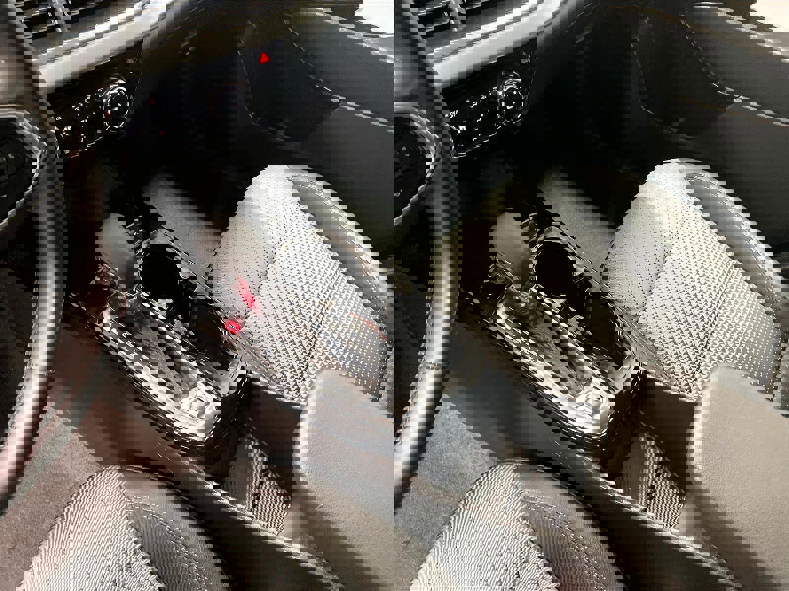 Used 2025 Chevrolet Trax LT w/ LT Convenience Package image 20