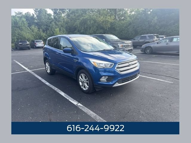 Used 2019 Ford Escape SE FWD image 1