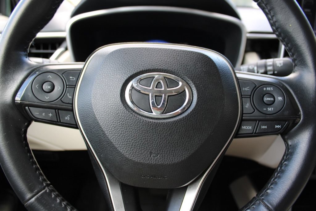 Used 2022 Toyota Corolla Cross XLE w/ Convenience Package AWD/4WD image 23